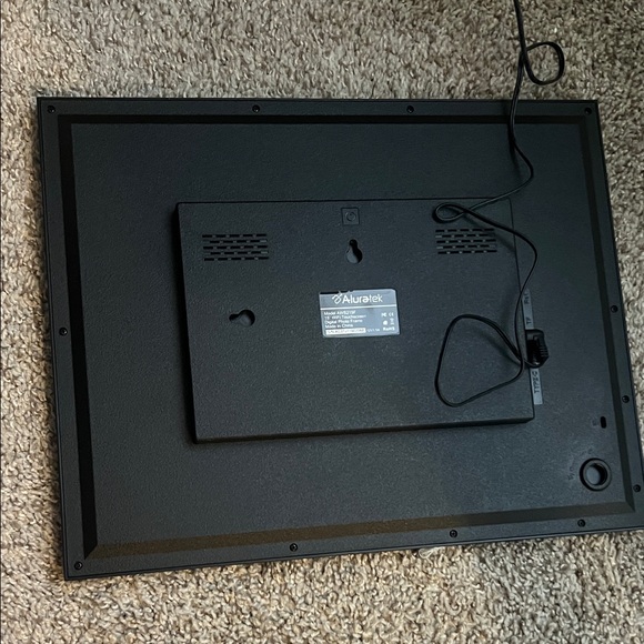 Aluratek 15" WiFi Touchscreen Digital Photo Frame - Picture 5 of 5